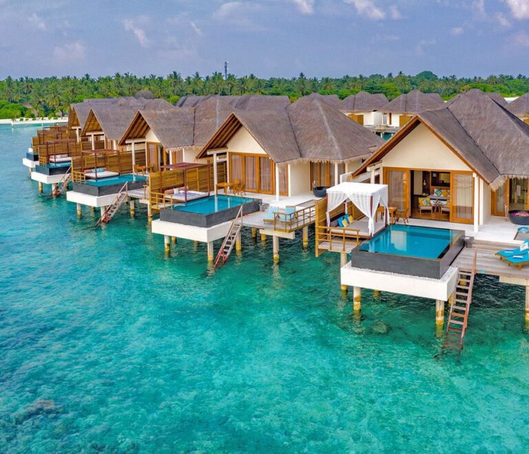Overwater Villa / Island Resort
